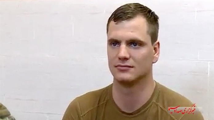 Video: El comandante de los marineros de EE.UU. capturados por IrÃ¡n se disculpa por entrar en aguas