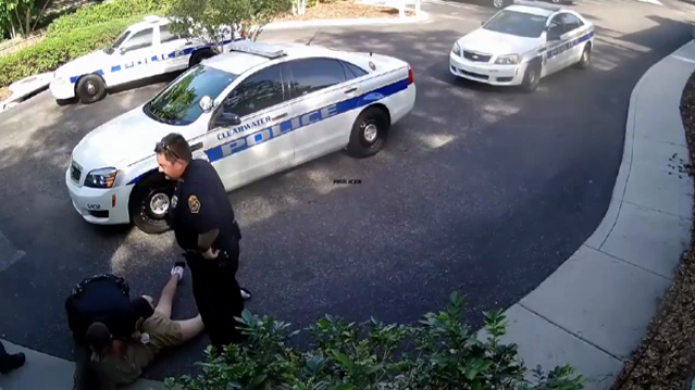 Video: PolicÃ­a arresta y agrede a niÃ±o de 13 aÃ±os en Florida