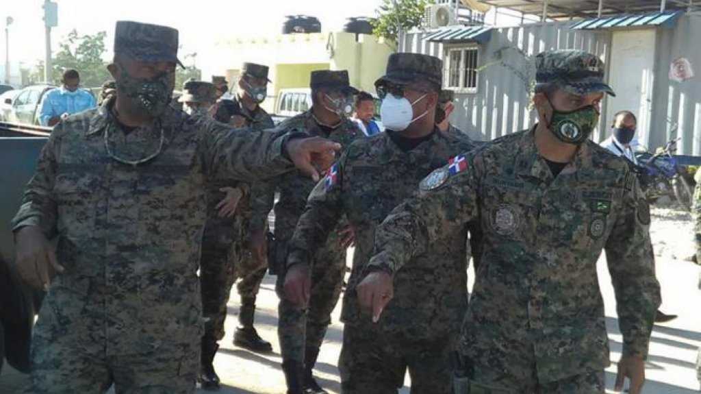  Caída de muro abre boquete en la frontera 