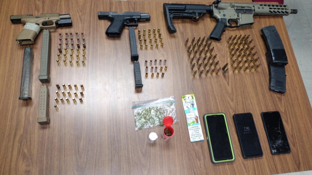 Arrestan a joven con armas de fuego y sustancias controladas en Vega Baja 
