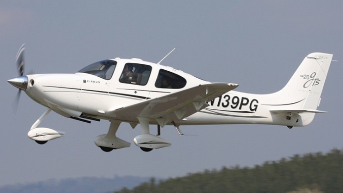 Video:Tres muertos tras estrellarse una avioneta cerca de Houston Texas