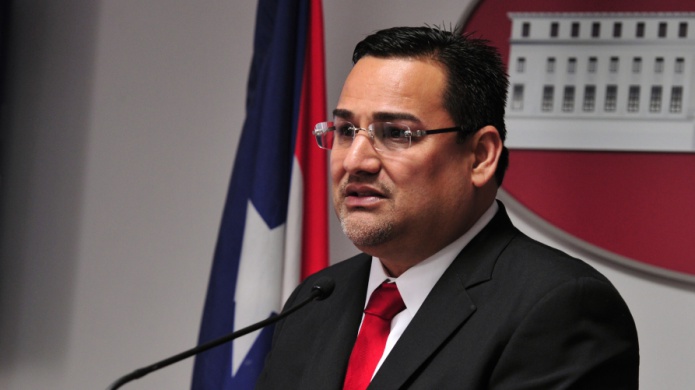 Denuncian plan RossellÃ³ para destruir el gobierno y despedir empleados