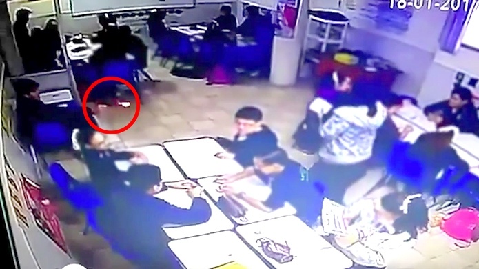Video: El momento en que un alumno le dispara a su maestra y a sus compaÃ±eros