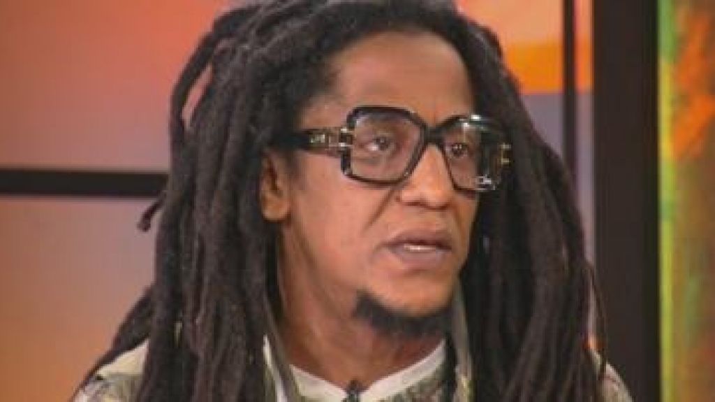  Querella contra Tego Calder&oacute;n por alegada violaci&oacute;n a orden de protecci&oacute;n 