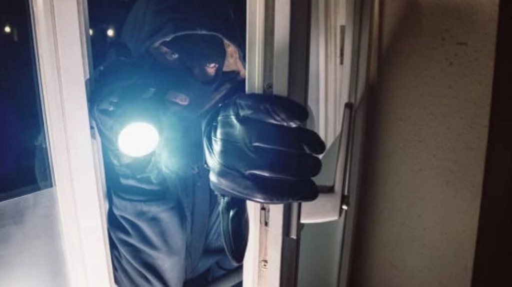  Roban joyas por un valor de 30 mil d&oacute;lares en un escalamiento 