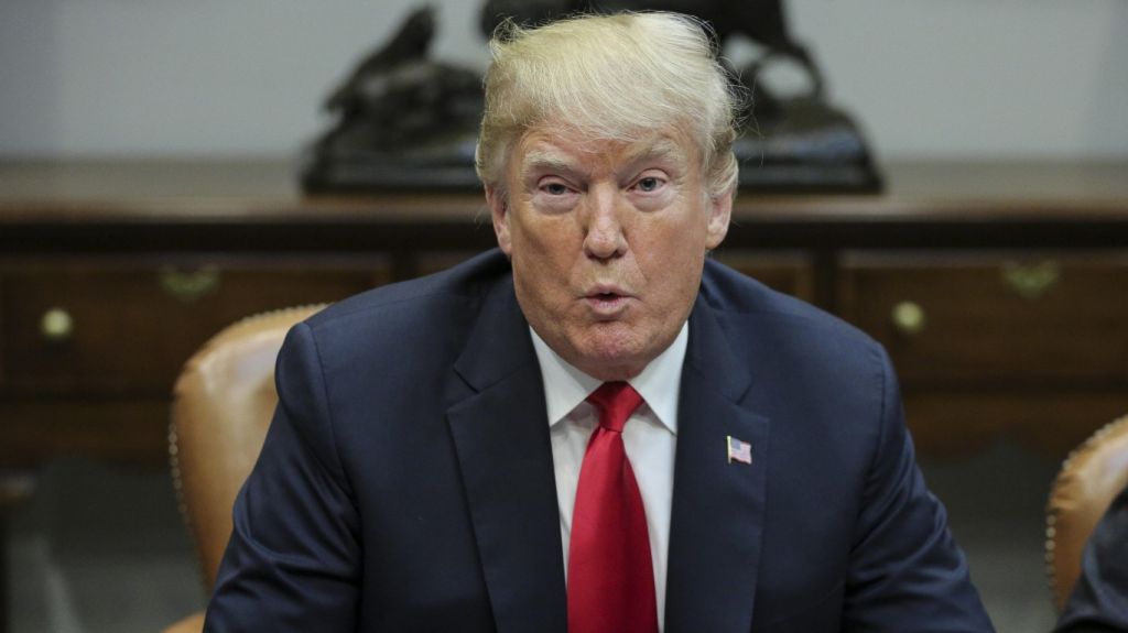  Trump acusa a China de "tratar de impactar activamente" comicios legislativos 