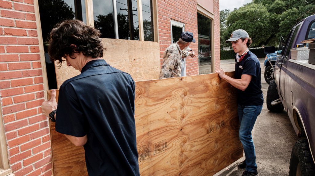  Masiva evacuaci&oacute;n en Texas y Lousiana por el &ldquo;catastr&oacute;fico&ldquo; hurac&aacute;n Laura 