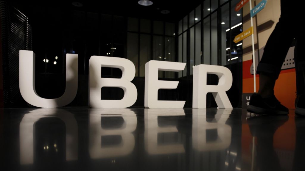  Las empresas rivales Uber y Lyft se alistan para salir a bolsa en 2019 