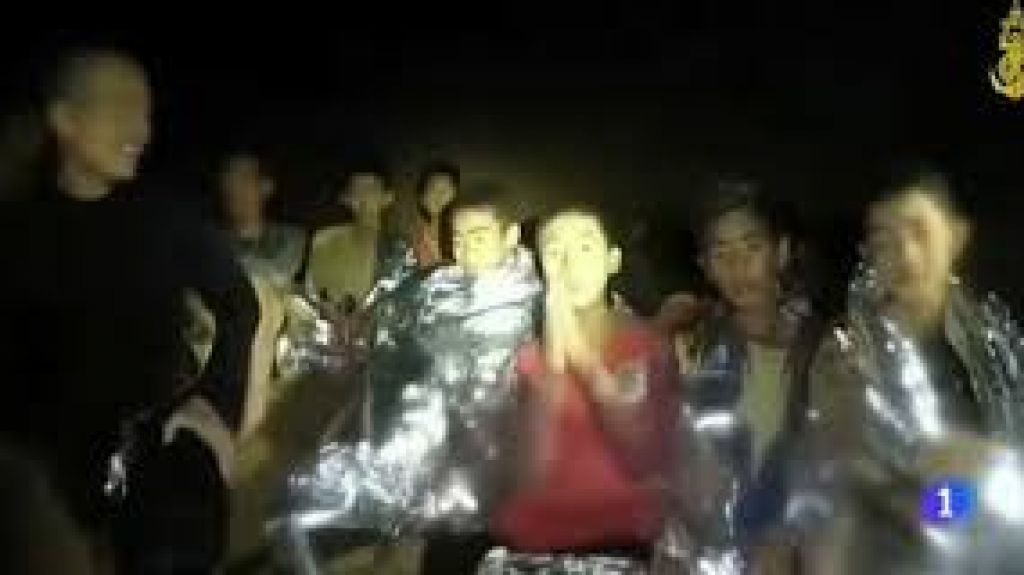  Vea video: Rescatados 8 de los 13 atrapados en la cueva tailandesa, los &uacute;ltimos 4 hoy 