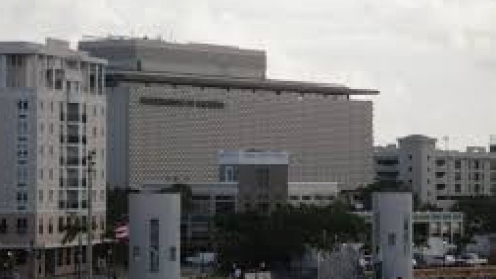  Hacienda alega nivel hist&oacute;rico de recaudos en abril 