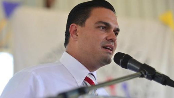 BOMBEROS ORIENTAN SOBRE EL USO DE GENERADORES ELECTRICOS Y VELAS EN TEMPORADA DE HURACANES
 
