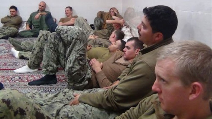 Iran libera a los 10 marineros estadounidenses que violaron sus aguas territoriales