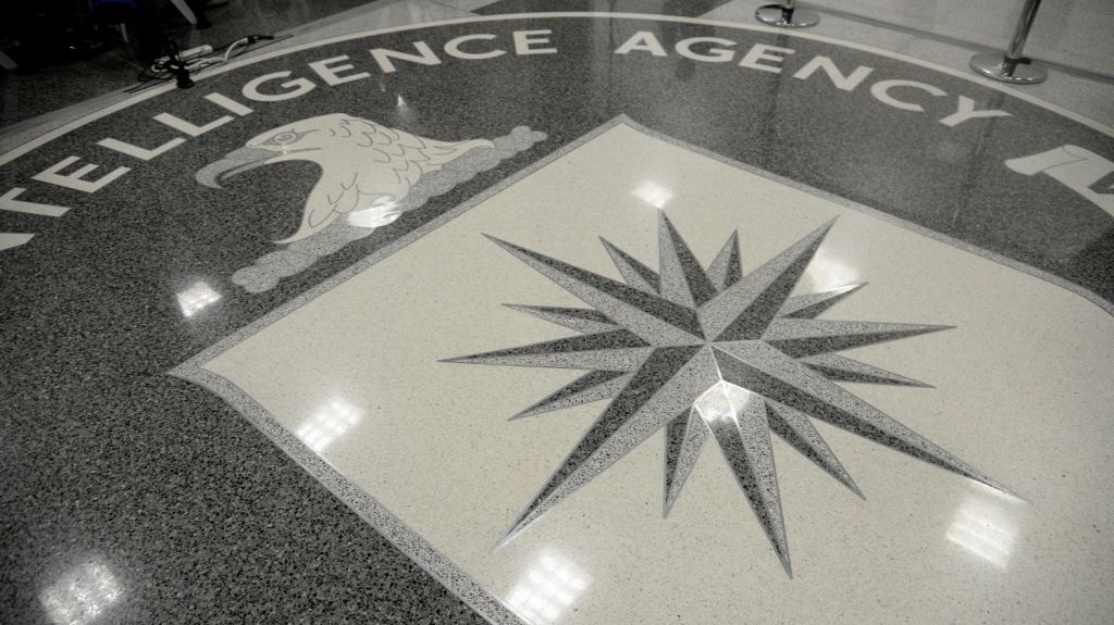  Condenan a 20 años a un exagente de la CIA que quiso vender informes a China 