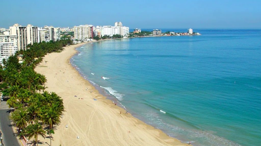  Rescatan a dos kayakeros en costas de San Juan 