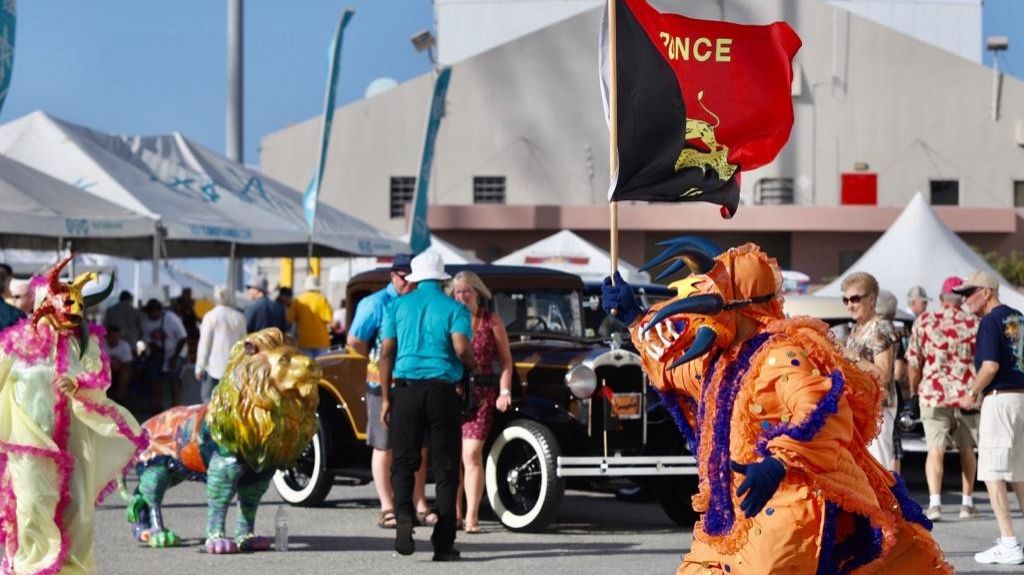  1,600 personas, entre tripulantes y pasajeros, desembarcan en Ponce 