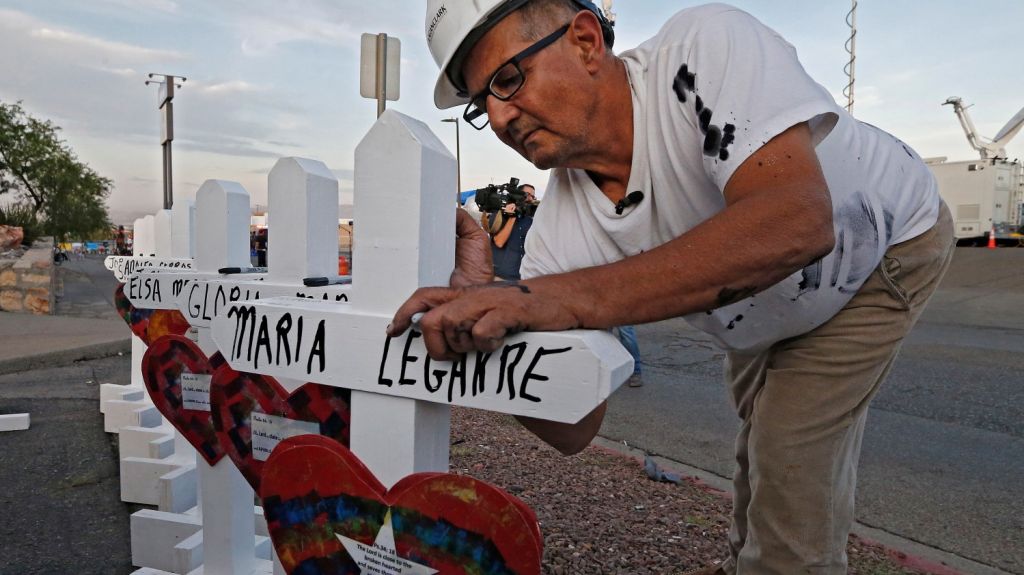  Gobierno de Estados Unidos estudia considerar tiroteos masivos como un delito capital 