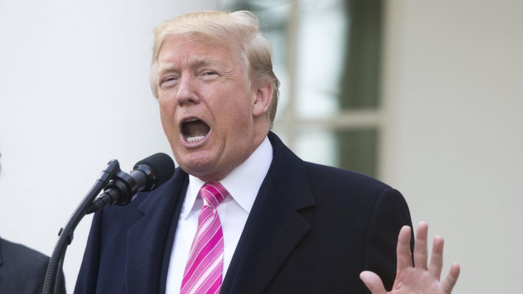 Trump agradece a las tropas desplegadas por el mundo por AcciÃ³n de Gracias