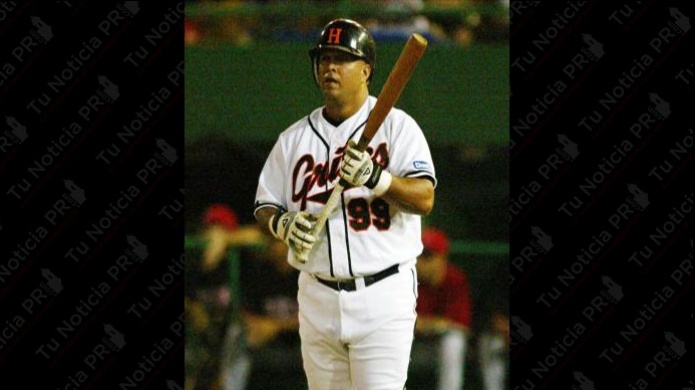 AÃ±asco firma a Rafael Tolentino