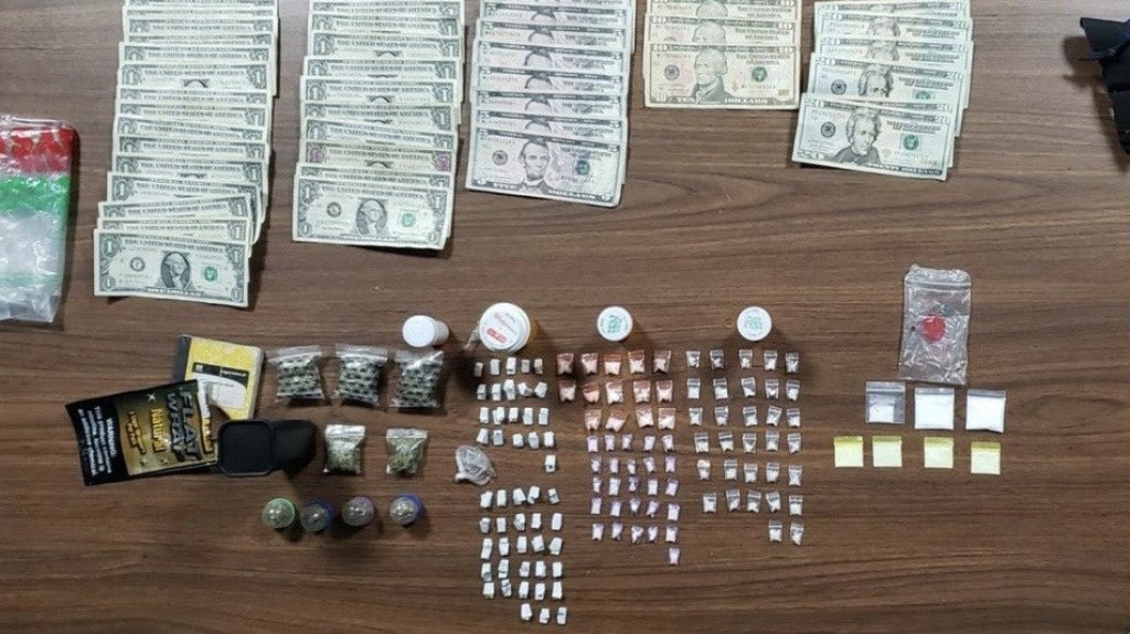  Arrestan a sujeto de 40 a&ntilde;os con sustancias controladas en residencial de Ponce 