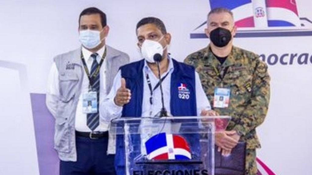  JCE dice 5,116 escáneres fueron instalados para transmitir resultados; 61 no pasaron la prueba 