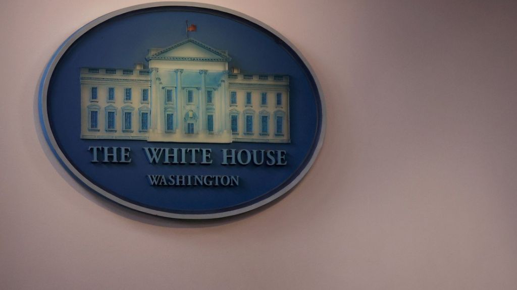  Reportan un posible caso de coronavirus entre el cuerpo de prensa de la Casa Blanca 