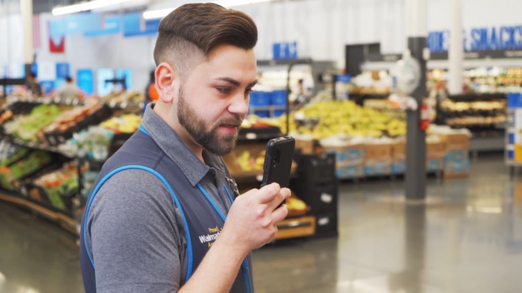  Walmart regalar&aacute; tel&eacute;fonos inteligentes Samsung a m&aacute;s de 740.000 empleados en EE.UU. (video) 