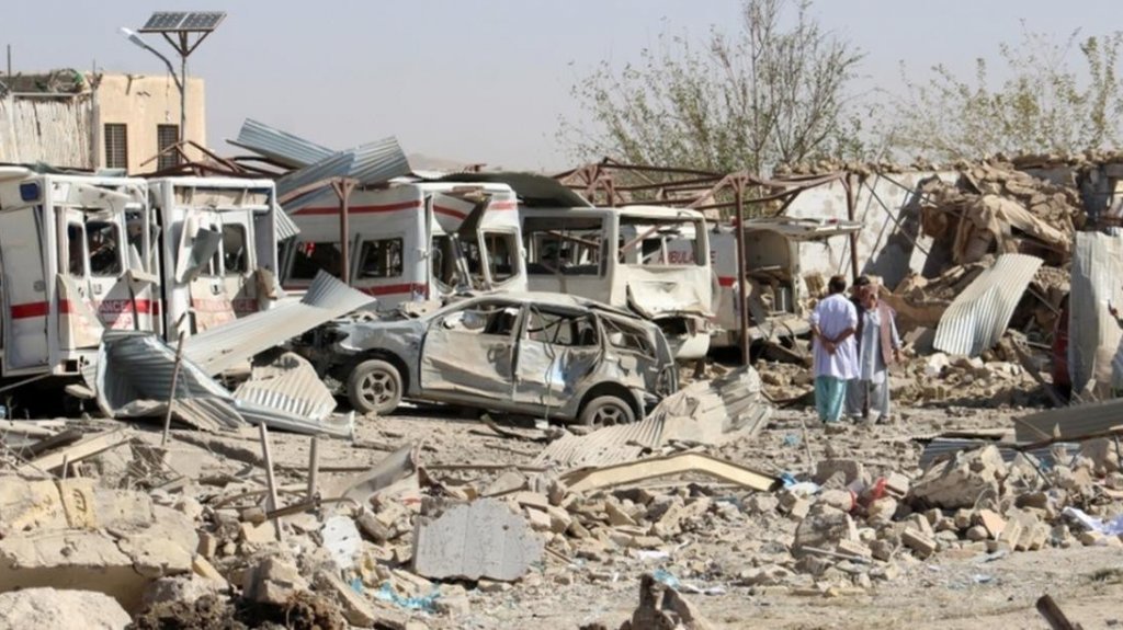  Video: Al menos tres trabajadores sanitarios murieron en un atentado con coche bomba en Afganist&aacute;n 