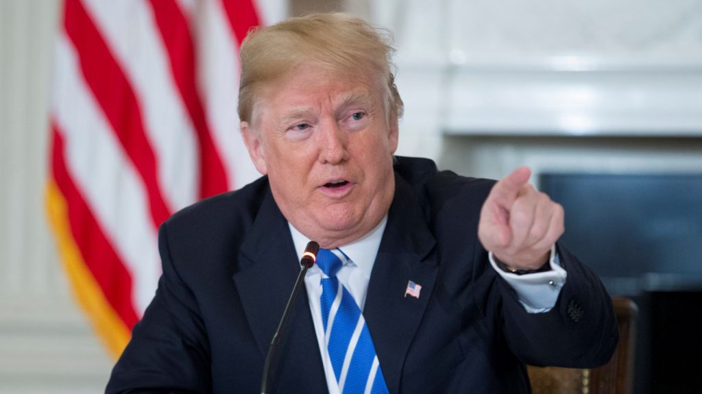  Trump amenaza a Ir&aacute;n con "graves consecuencias" si reanuda programa nuclear 