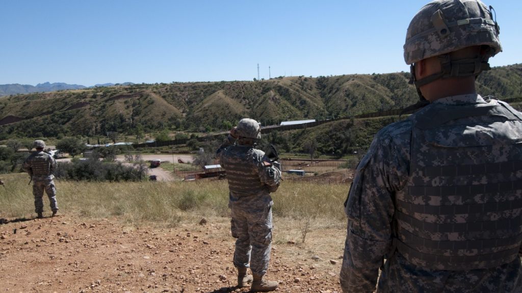  Confirman el despliegue de 2.400 soldados en la frontera con M&eacute;xico 