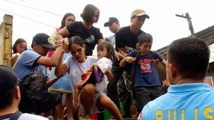 Filipinas: Ascienden a 10.000 los muertos por el paso del tifÃ³n