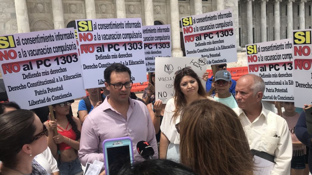  Organizaciones denuncian intenci&oacute;n de vacunar compulsoriamente a menores sin consentimiento de padres 