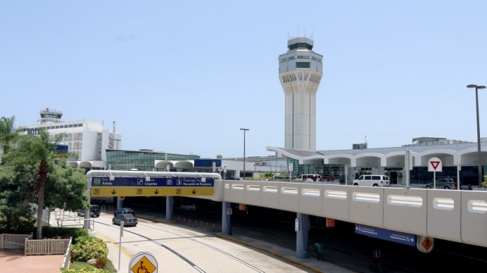 Senador MartÃ­nez Santiago pide investigaciÃ³n sobre seguridad en los aeropuertos de la isla