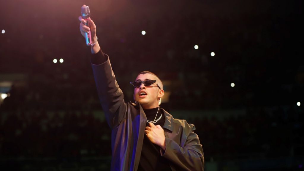  Bad Bunny pinta la tarjeta navide&ntilde;a del Instituto Psicopedag&oacute;gico de Puerto Rico 