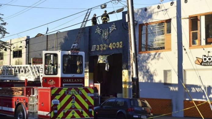 Al menos 9 muertos por un incendio en concierto en California