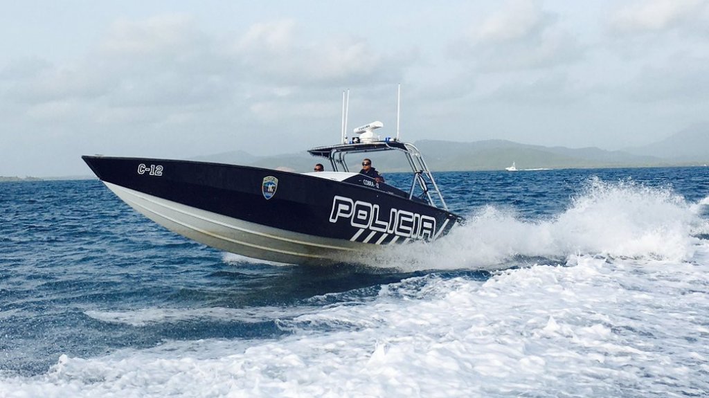  Rescatan a pareja que tuvo problemas con motora acu&aacute;tica en Toa Baja 