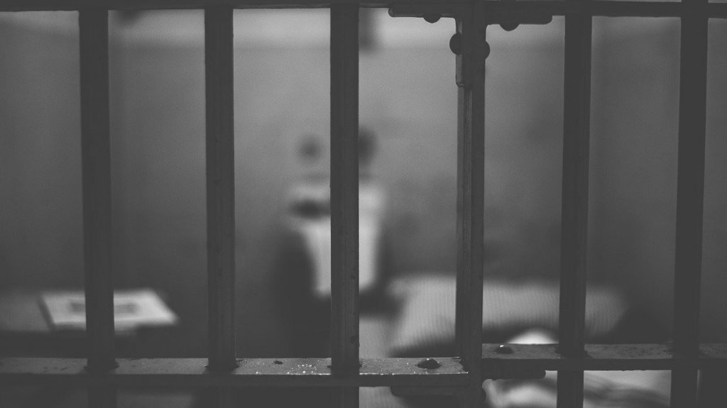  A la c&aacute;rcel por amenazar con cuchillo a su esposa 