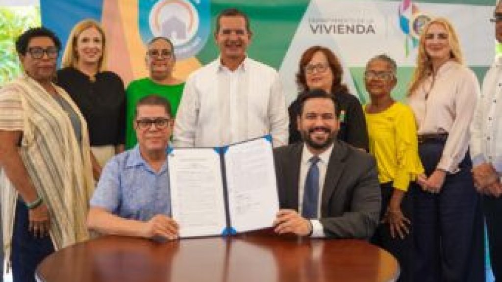  Gobernador anuncia firma de Acuerdo millonario con comunidades del Caño Martín Peña 