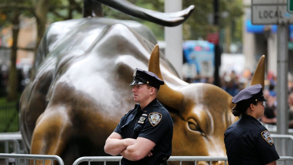  Nueva York estudia cambiar de lugar al "toro de Wall Street" 