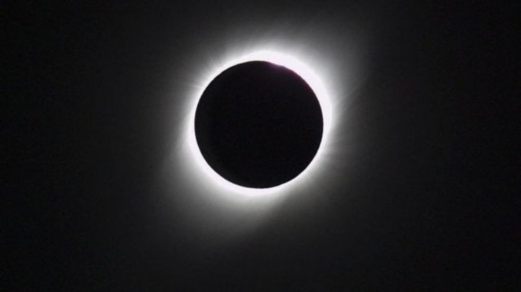  El lunes se registrar&aacute; el &uacute;ltimo eclipse solar del a&ntilde;o y ser&aacute; visible en Chile y Argentina 