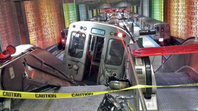 30 heridos en descarrilamiento de un tren en el aeropuerto de Chicago