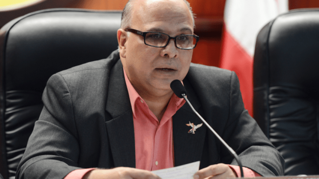  Representante Luis Ra&uacute;l Torres reitera pedido para que atiendan las carreteras del Precinto 2 de SJ 