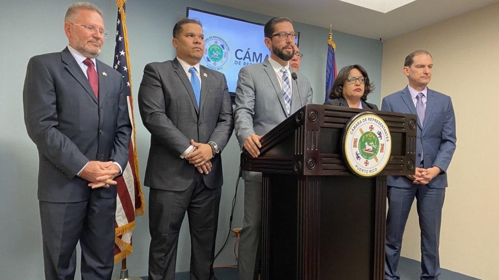  Advierten a funcionarios del gobierno sobre negar documentos para investigaci&oacute;n cameral 