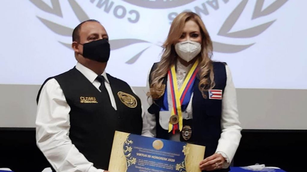  Senadora V&aacute;zquez Nieves recibe medalla Martin Luther King en Colombia 