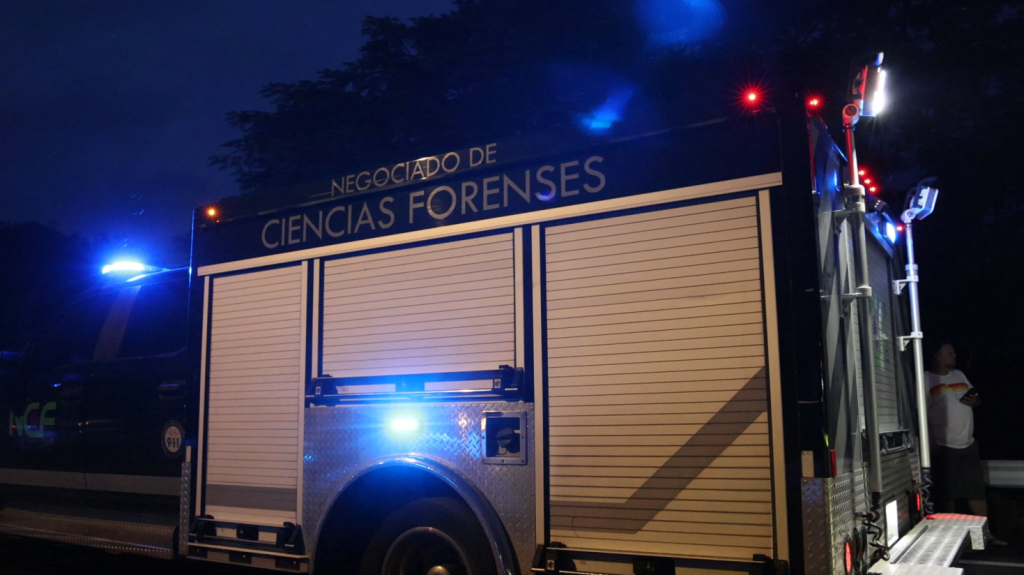 Ejecutan a un hombre con un tiro en la cabeza dentro de un auto en Comerio 