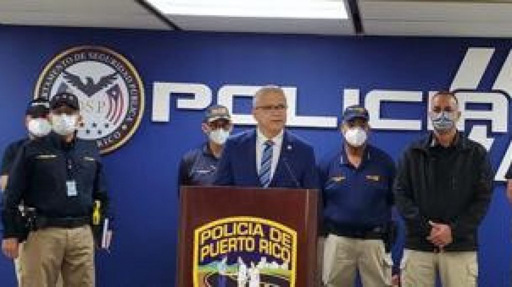  Federales arrestan polic&iacute;a estatal que rob&oacute; armas de la comandancia de Guayama 