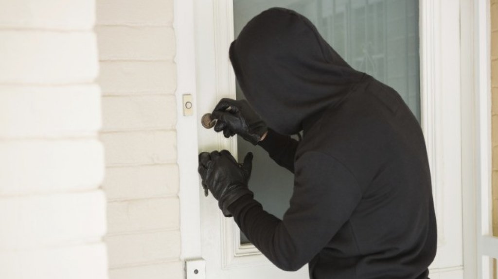  Hurtan 7,100 d&oacute;lares en herramientas, paneles solares y un telescopio desde residencia en R&iacute;o Grande 