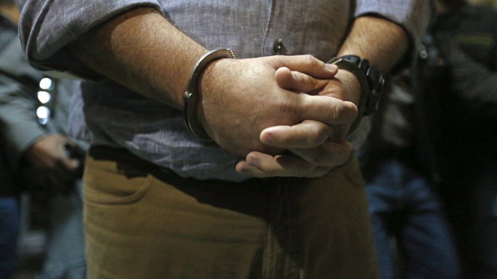  Detienen a cura neoyorquino por posesi&oacute;n de pornograf&iacute;a infantil y &ldquo;sexting&ldquo; 