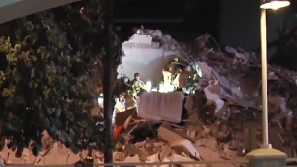  Video del momento en que rescatan residente de condominio que se derrumb&oacute; en Miami 