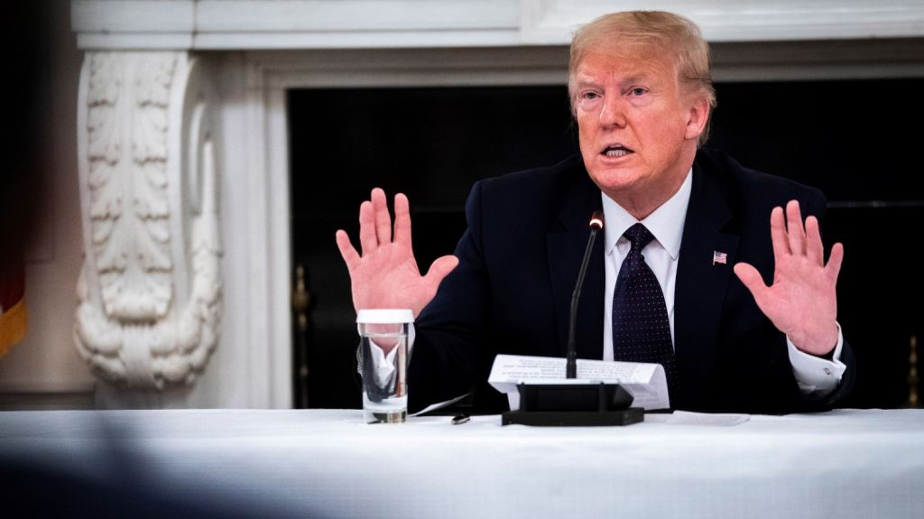  Vea video: Trump revela que toma hidroxicloroquina pero no tiene s&iacute;ntomas de COVID-19 