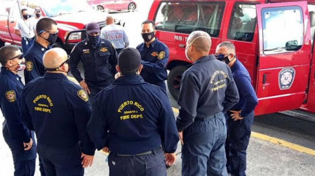  Bomberos marchan para reclamar al gobierno que les restituya aumento salarial de 125 dólares mensuales 